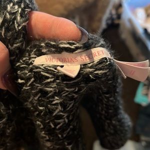 Victoria’s Secret scarf